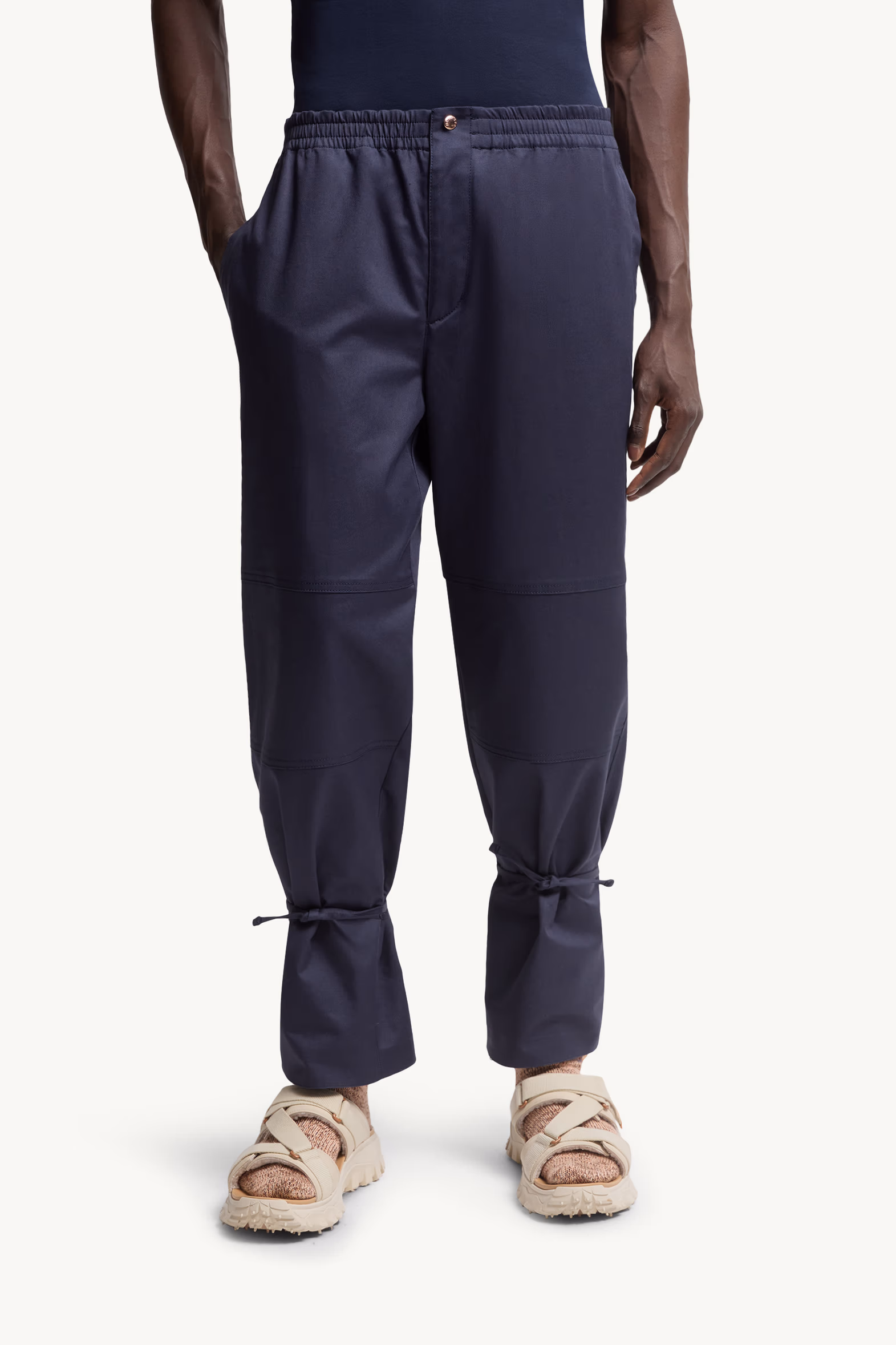 Pantalon en gabardine de coton Moncler x Gilga Farm Designed by Donald Glover Hommes Bleu marine Moncler 3